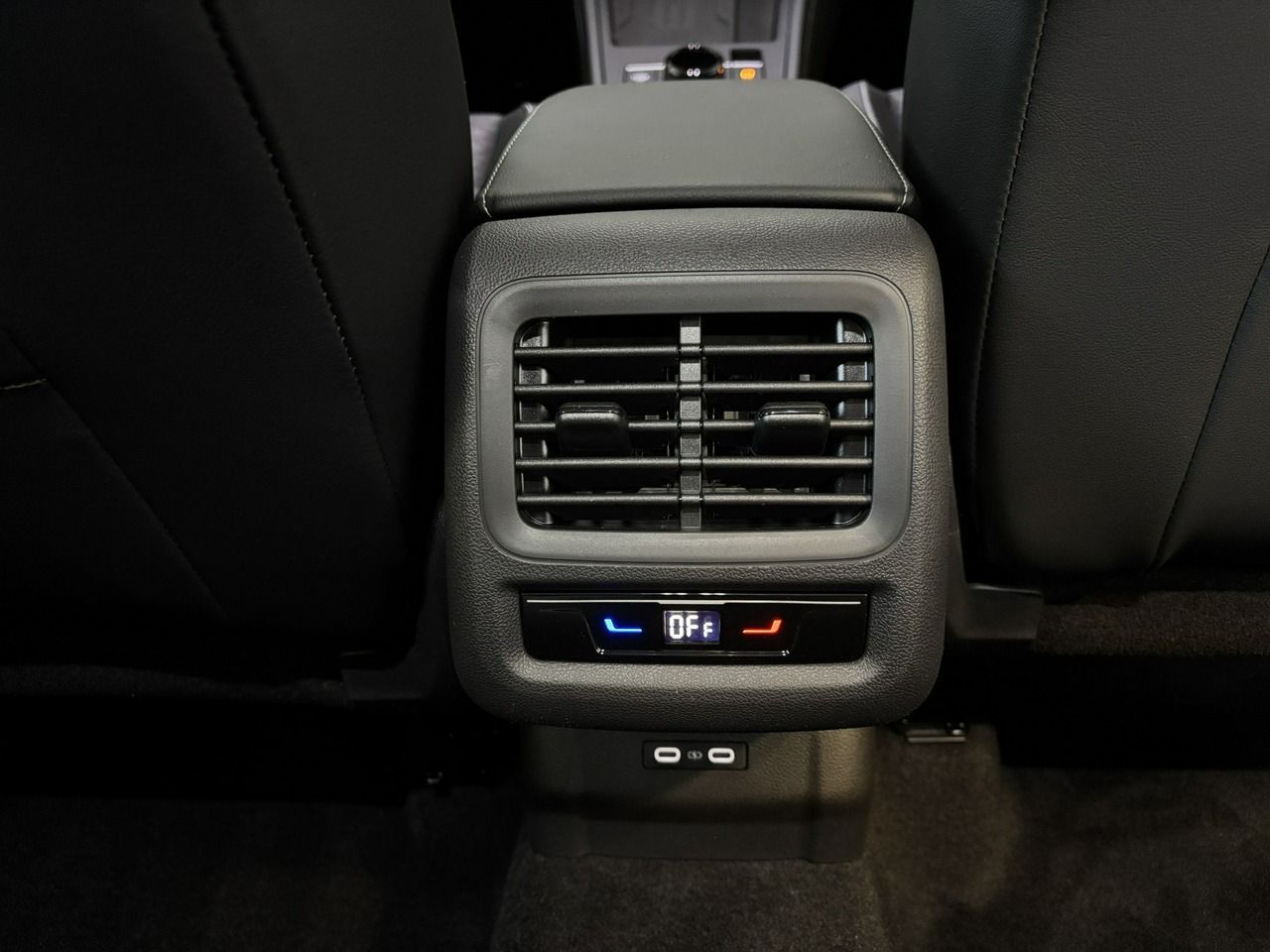 R-Line 1.5 eTSI 150KM automat DSG Reflektory IQ. Light Led Matrix Tech