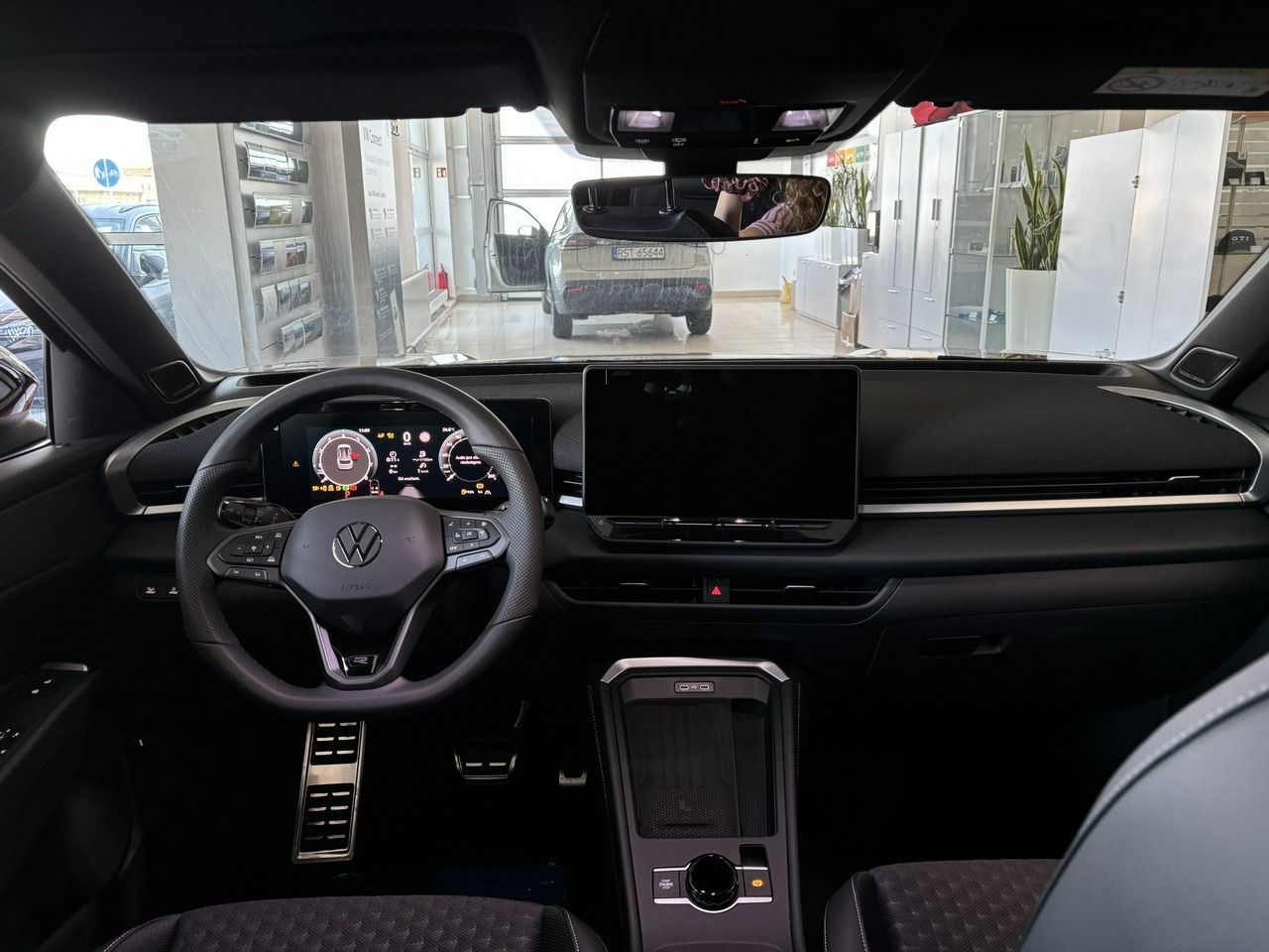 R-Line 1.5 eTSI 150KM automat DSG Reflektory IQ. Light Led Matrix Tech